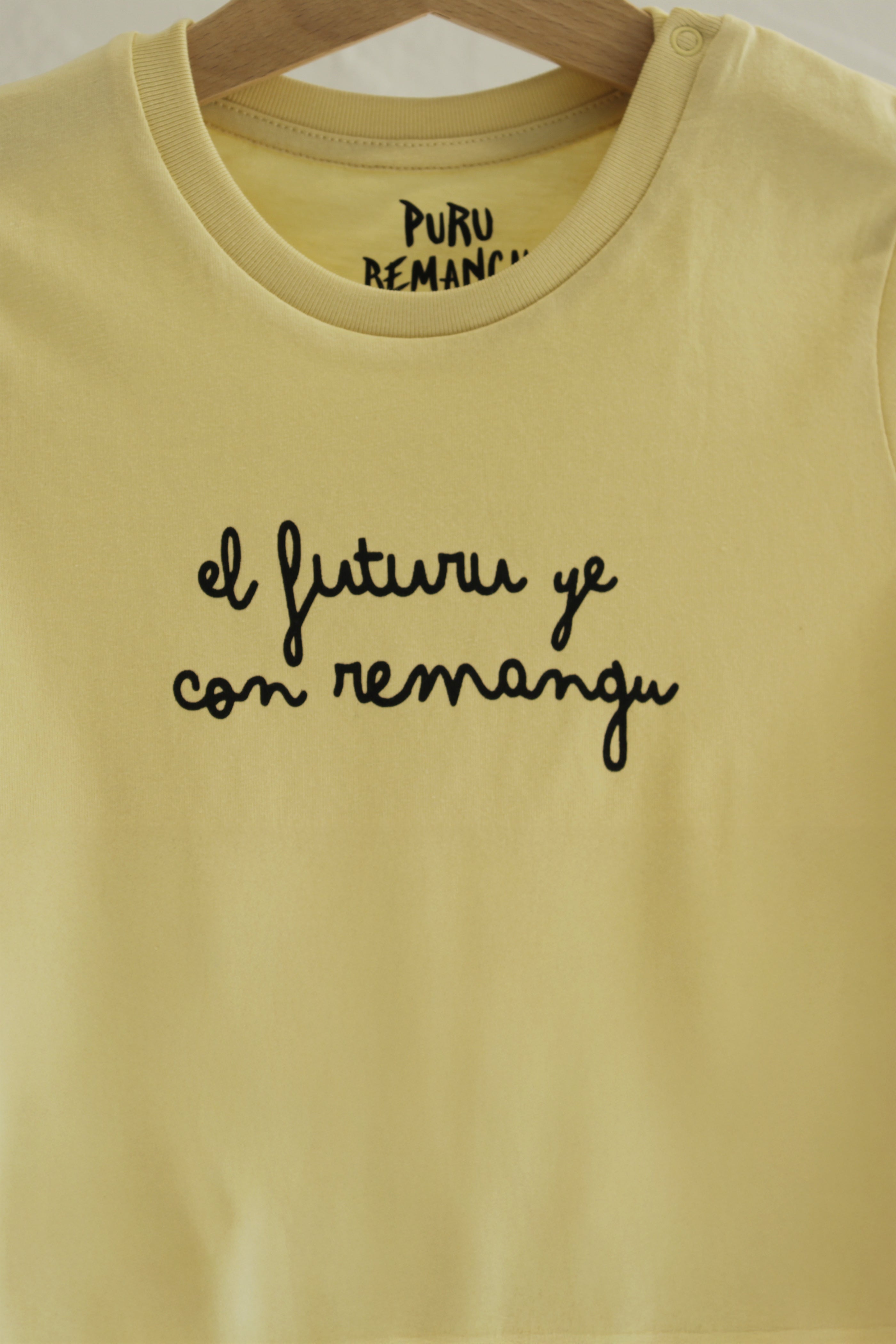 Camiseta El Futuru ye Con Remangu - Mariella