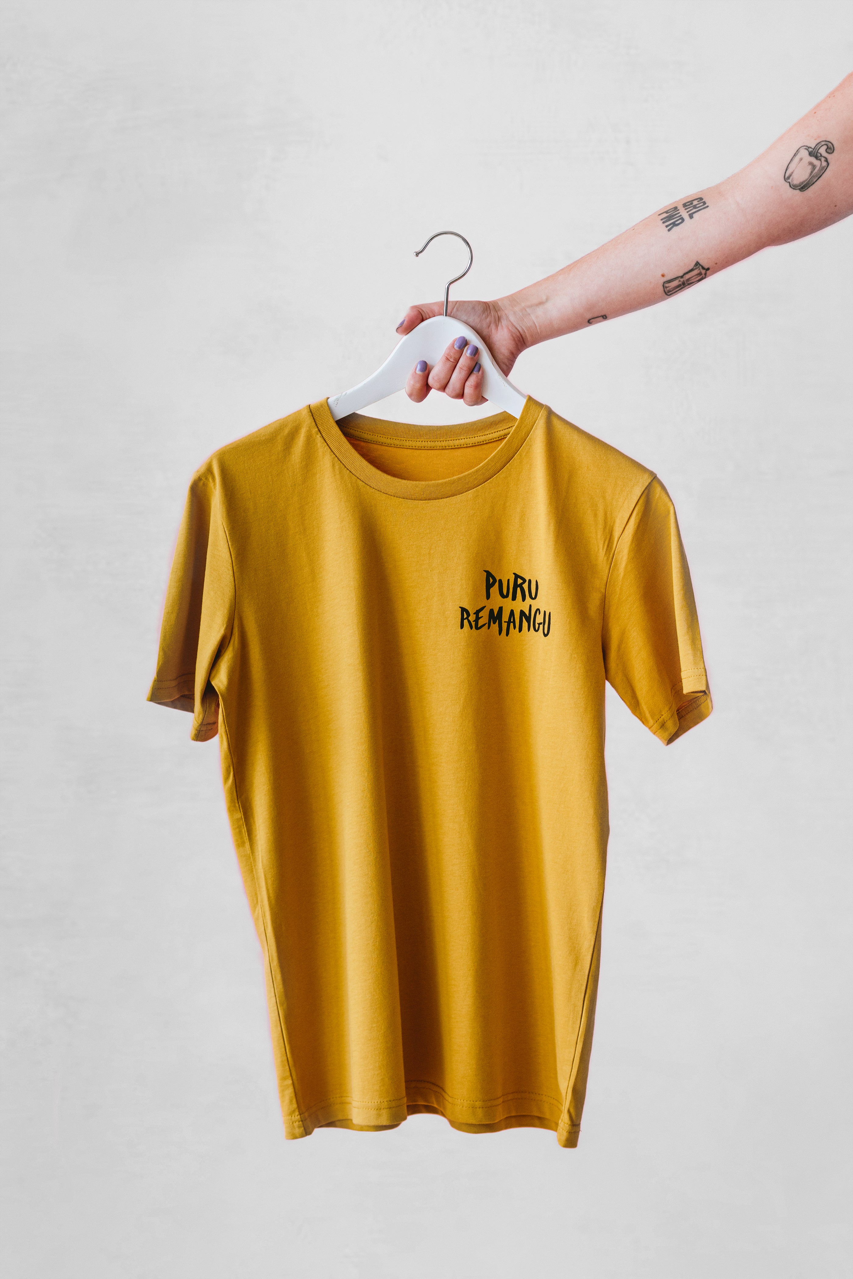 Camiseta Puru Remangu Mostaza - Unisex