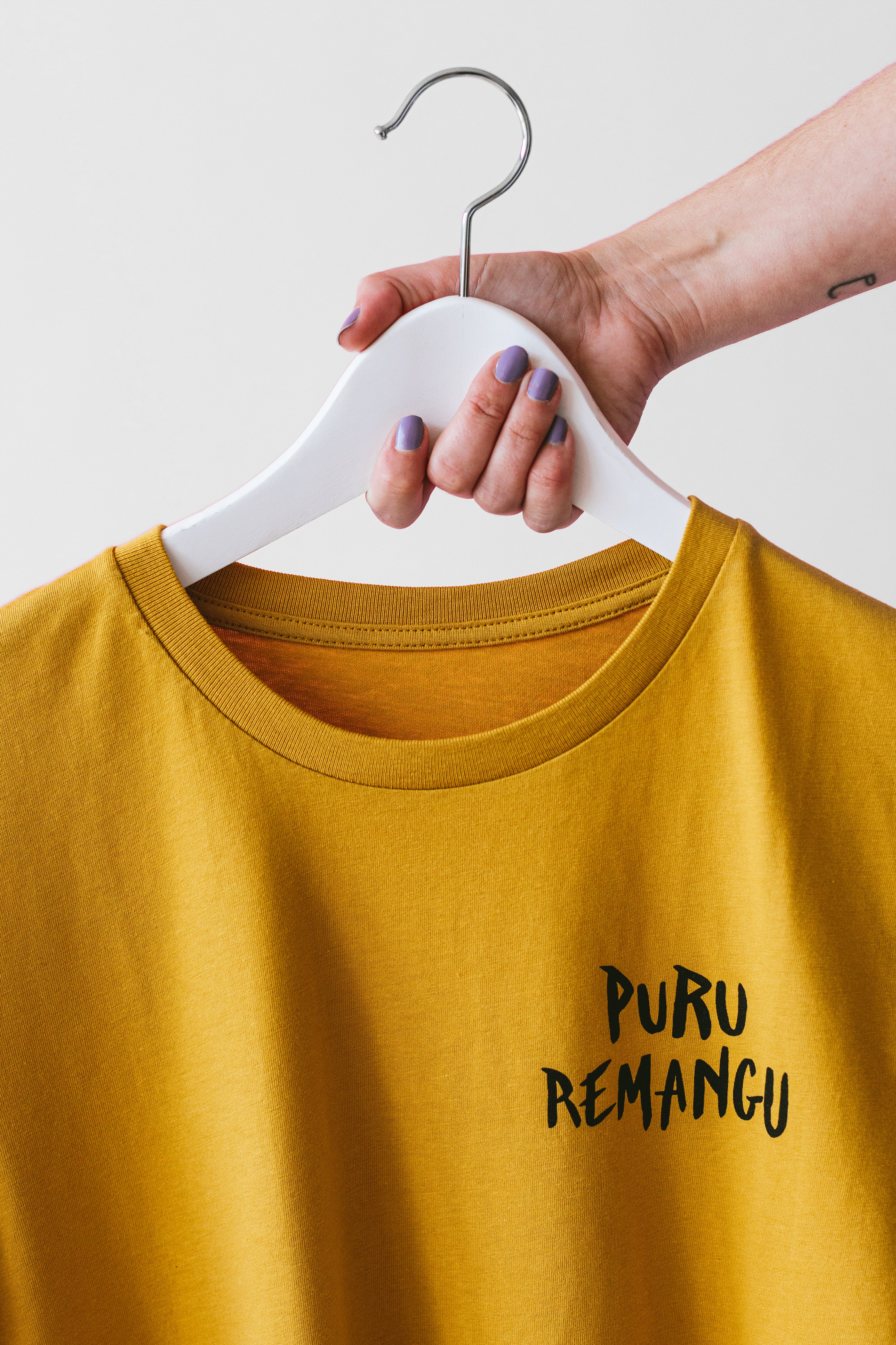 Camiseta Puru Remangu Mostaza - Unisex