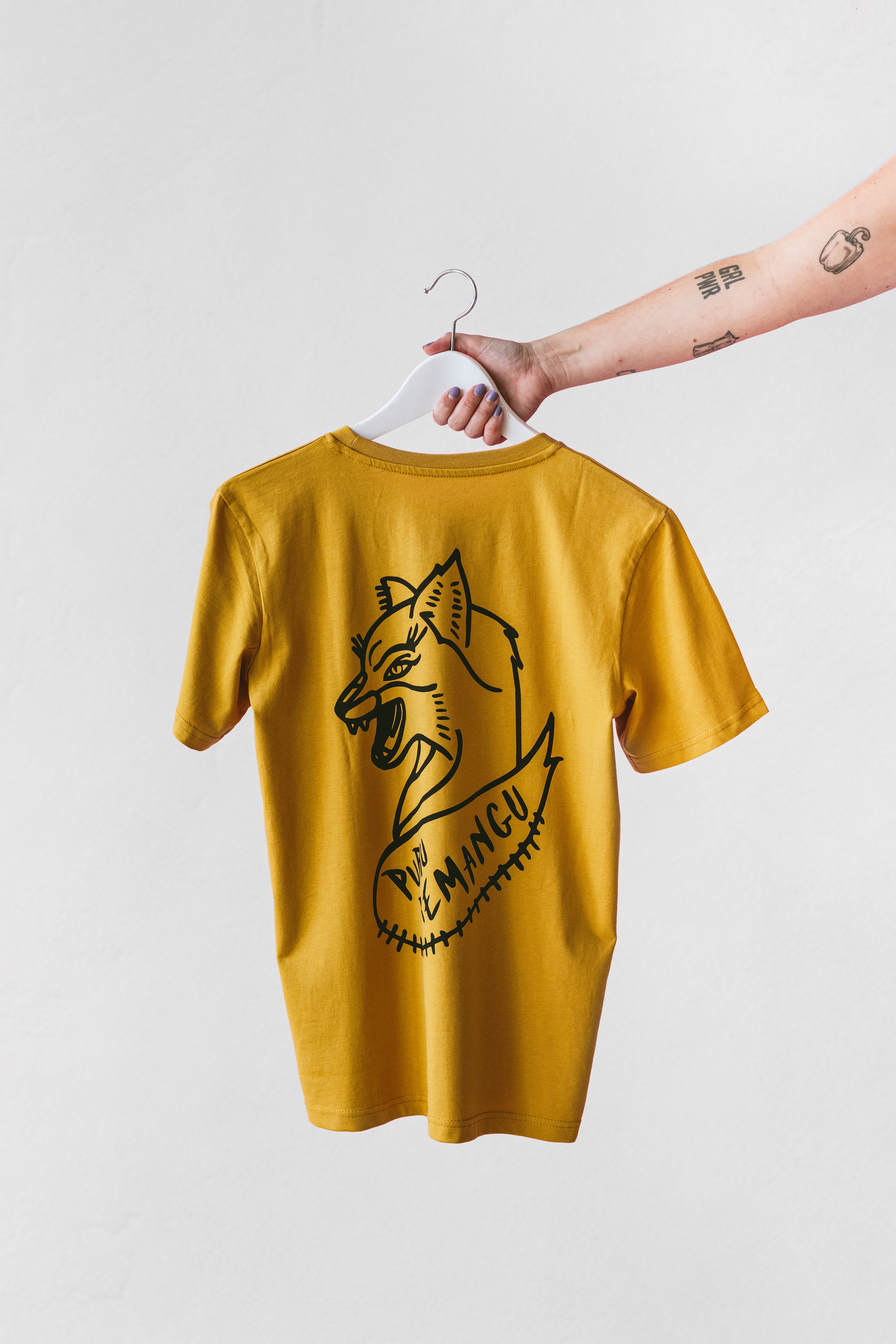 Camiseta Puru Remangu Mostaza - Unisex