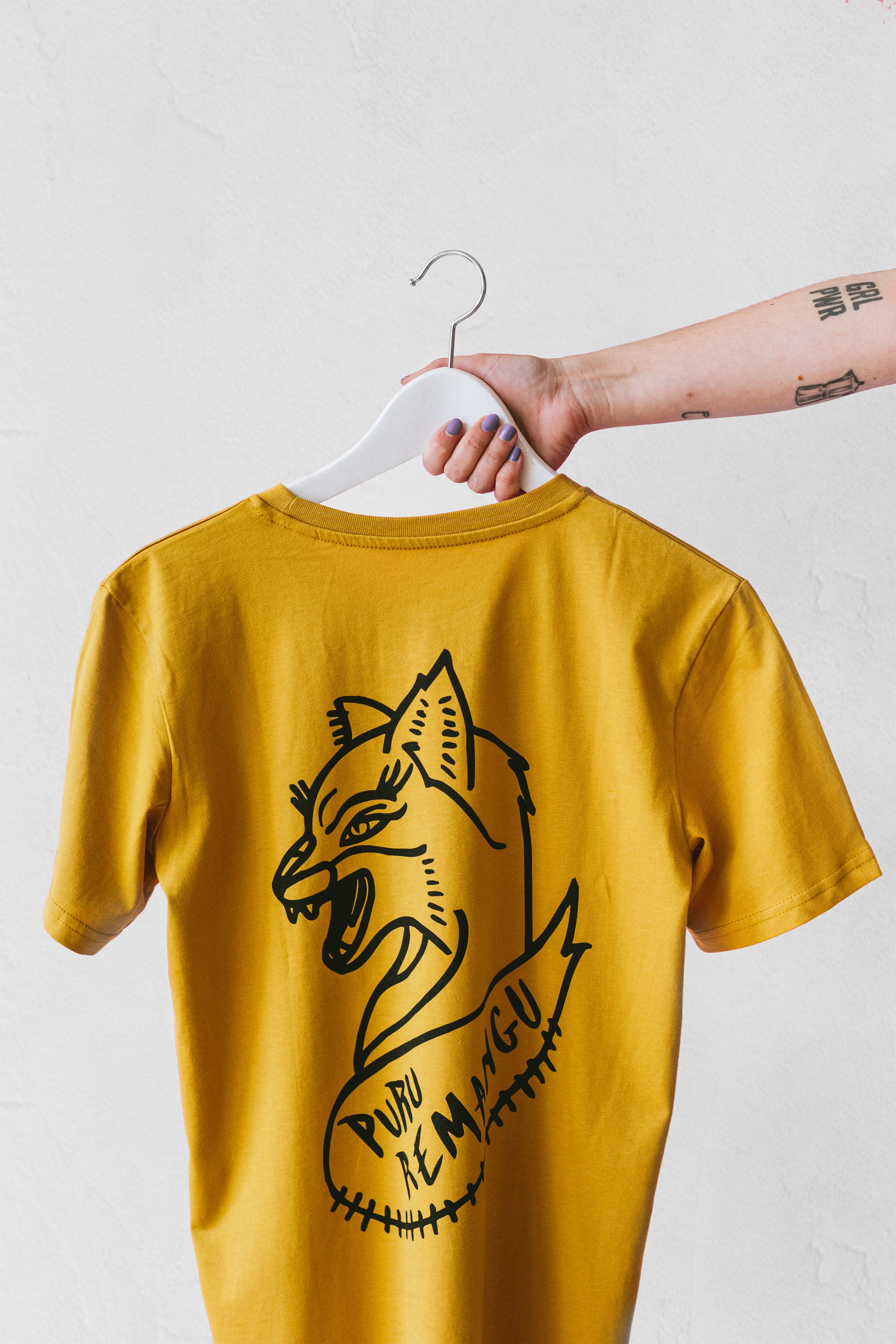 Camiseta Puru Remangu Mostaza - Unisex